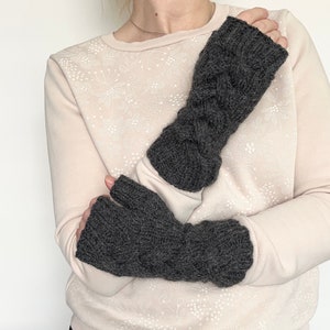 Knit fingerless gloves, knit grey mitts, alpaca wool handwarmers, knitted armwarmers, women's knit wristwarmers, winter mitts zdjęcie 2