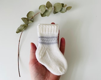 Knit new born socks, knitted merino wool socks, handmade baby socks, baby gift idea, baby shower gift
