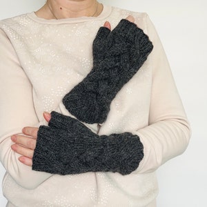 Knit fingerless gloves, knit grey mitts, alpaca wool handwarmers, knitted armwarmers, women's knit wristwarmers, winter mitts zdjęcie 3
