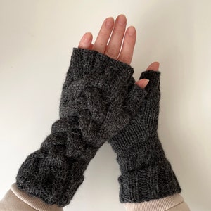 Knit fingerless gloves, knit grey mitts, alpaca wool handwarmers, knitted armwarmers, women's knit wristwarmers, winter mitts zdjęcie 1