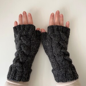 Knit fingerless gloves, knit grey mitts, alpaca wool handwarmers, knitted armwarmers, women's knit wristwarmers, winter mitts zdjęcie 6