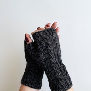 Knit fingerless gloves, gray mittens, knit gloves women, handknit handwarmers, knitted armwarmers, womens grey wristwarmers, winter gloves image 4