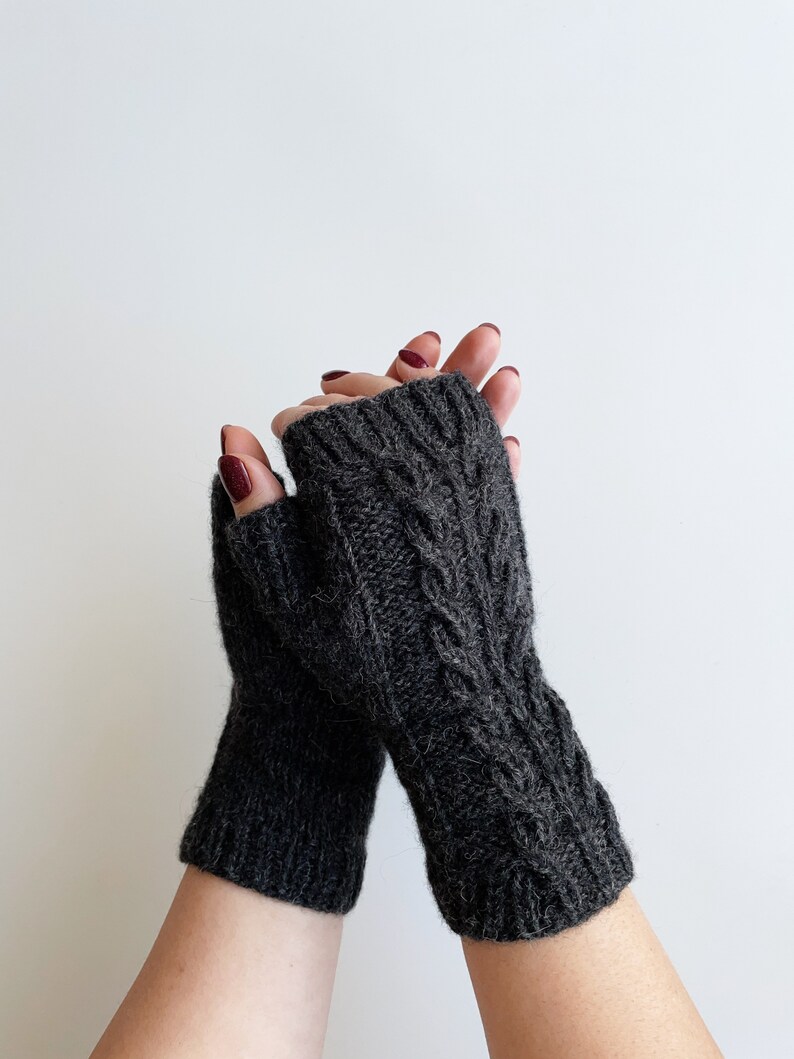 Knit fingerless gloves, gray mittens, knit gloves women, handknit handwarmers, knitted armwarmers, womens grey wristwarmers, winter gloves image 4