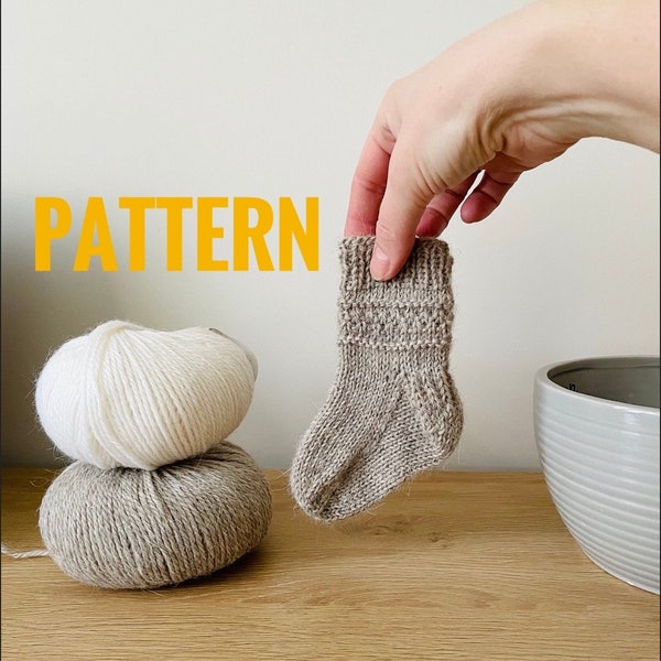 Knit baby socks pattern, socks knitting pattern , unisex baby knitwear, new born socks pattern, diy baby showers gift
