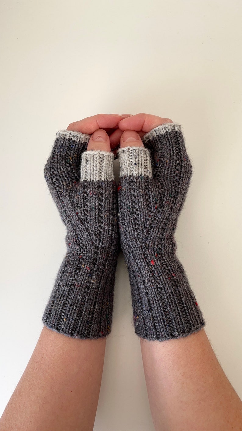 Knit fingerless gloves, fingerless women mittens, knitted hand warmers, fingerless mitts, spring gloves, autumn gloves, softknitshome imagem 4