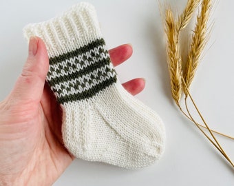 Knit baby socks, merino wool socks for kids, unisex baby knitwear, white knit socks, newborn boy and girl socks, pure wool baby showers gift