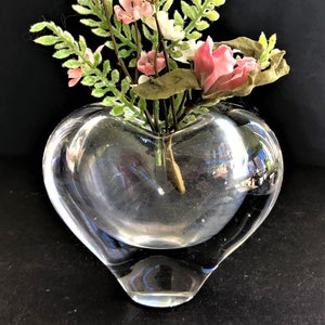 Glass Heart Bud Vase - Terrain