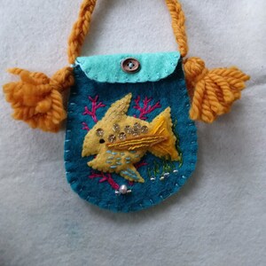 Animal Guide Fish Pouch wool handmade