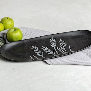 Handmade Black Stoneware Oval Platter with Sgraffito Design, Ceramic Challah Tray, Unique Ceramic Serving Dish for Cheese, Jewish Gift