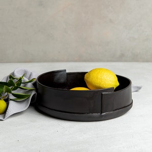 Handmade Ceramic Casserole Dish Large Serving Bowl Modern Stoneware Bakeware Rustic Pottery for Kitchen and Table Decor