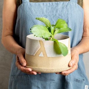 Handmade Ceramic Planter, Modern Plant Pot with Drainage, Speckled Stoneware Minimalist Indoor Planter, Succulent Pot, Rustic Pottery Gift