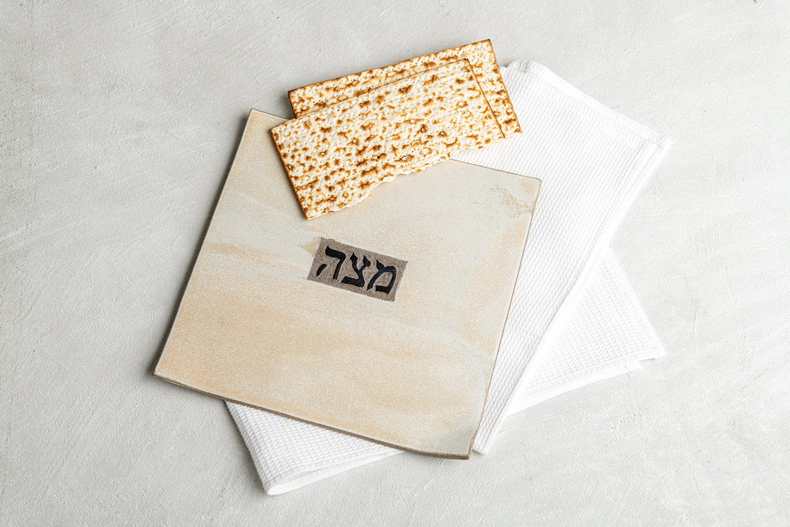 Handmade Stoneware Matzah Plate: Passover Seder Tray with Sgraffito Inscription