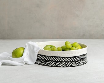 Black and White Handcrafted Large Porcelain Fruit Bowl, Casserole Baking and Serving Dish, Pottery Handmade Round Deep Dinner Serving Bowl