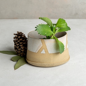 Ręcznie robiona żółta kamionkowa doniczka, nowoczesna ceramiczna doniczka z drenażem, rustykalna ceramika do roślin doniczkowych, wyjątkowy prezent od rzemieślnika