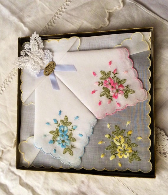 Vintage Handkerchief Set in Baby Blue, Pink, and … - image 4
