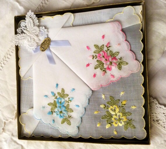 Vintage Handkerchief Set in Baby Blue, Pink, and … - image 2