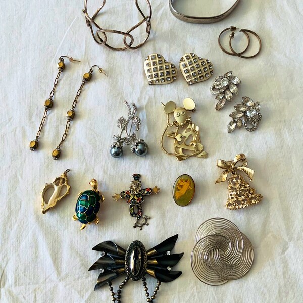 60s Costume Jewelry - Etsy