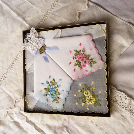 Vintage Handkerchief Set in Baby Blue, Pink, and … - image 3