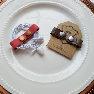 Leather Cable Organizer , Earphone Holder , Headphone Cord Holder cord , iphone cord wrap , earbud Holder , Small Handmade Gifts