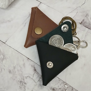 Bijou de sac de porte-monnaie en cuir, breloque de sac à main en cuir noir, breloque porte-clés porte-pièce en cuir marron, porte-monnaie triangle