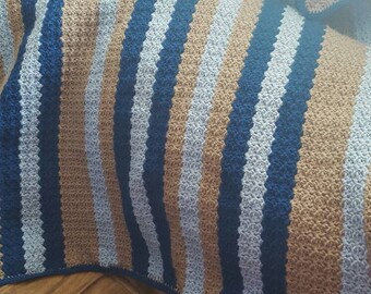 Handgemaakt blauw en grijs gehaakt babydekentje. Gehaakte deken. Afghaans haken. Op maat gehaakt. Handgemaakte Afghaanse. Gehaakte worp. Baby cadeau