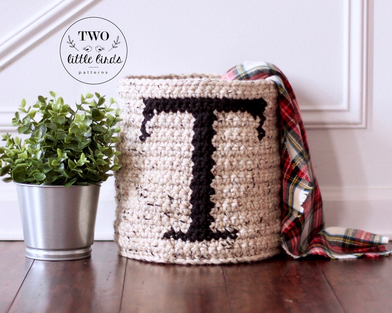 Crochet basket pattern with monogram initial, crochet round basket, Christmas gift idea, chunky basket tutorial, HUNTER MONOGRAM BASKET image 2