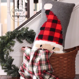 Christmas crochet pattern, Santa Claus pillow, crochet pillow cover pattern, buffalo plaid Christmas, buffalo check, PEEKING SANTA image 6