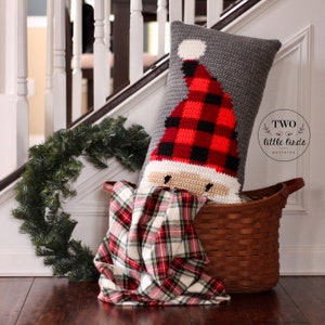 Christmas crochet pattern, Santa Claus pillow, crochet pillow cover pattern, buffalo plaid Christmas, buffalo check, PEEKING SANTA image 2