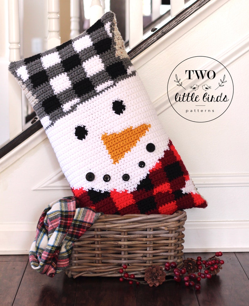 Crochet snowman pillow, crochet snowman pattern, Christmas crochet, crochet pattern, winter crochet home decor, The CHILLY SNOWMAN Pillow 画像 1