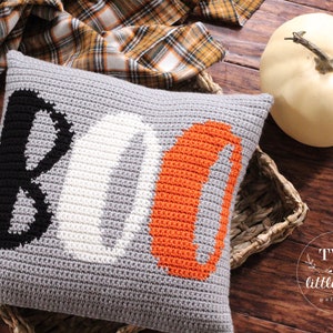 Halloween crochet pattern, diy halloween decor, crochet pillow pattern, boo decor, crochet cushion tutorial, intarsia crochet, BOO Pillow