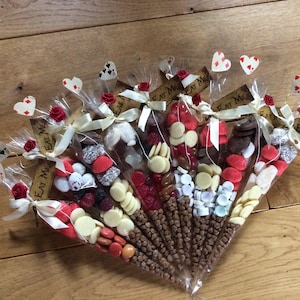 Alice in Wonderland 'Eat Me' Personalised Sweet Cone Wedding Party Favours