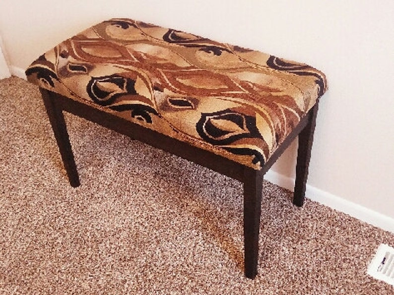 Bank, Eintrag Bank, gepolsterte Sitzbank, Schlafzimmer Bank, Sitzmöbel, Schlafzimmer, Make-up Sitzbank, moderne Bank. Moderne, geradlinige Sitzbank, ... Bank, Eintrag Bank, gepolsterte Sitzbank, Schlafzimmer Bank, Sitzmöbel, Schlafzimmer, Make-up Sitzbank, moderne Bank. Moderne, geradlinige Sitzbank, ...