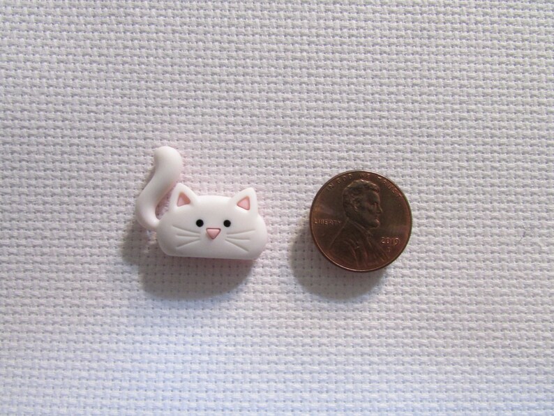Kitty Faces Needle MinderMagnet