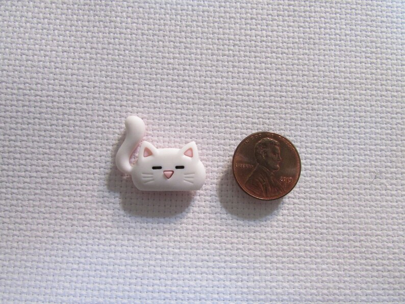 Kitty Faces Needle MinderMagnet