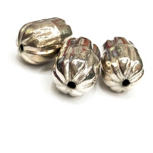 5 Pieces Puffed Beads, Silver Plated Brass, Corrugated Beads, 19x12mm, 2mm Hole, Vintage