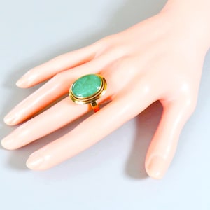 Vintage 14k Gold Apple Green Jadeite Ring - Size 9