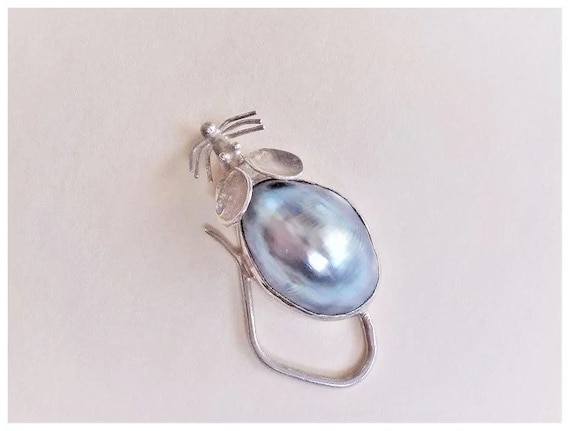 Vintage Blue Mabe Pearl Sterling Silver Mouse Bro… - image 2