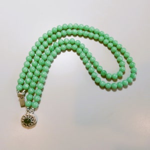 Vintage Genuine Natural Translucent Apple Green Jadeite Jade Two Strand Beaded Necklace Sterling Clasp zdjęcie 3