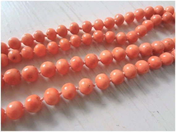 Antique Victorian Peach Coral Graduated Hand Carv… - image 5