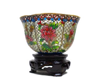 Annata del XX secolo. Ciotola cinese Plique A Jour in smalto cloisonne e supporto in legno