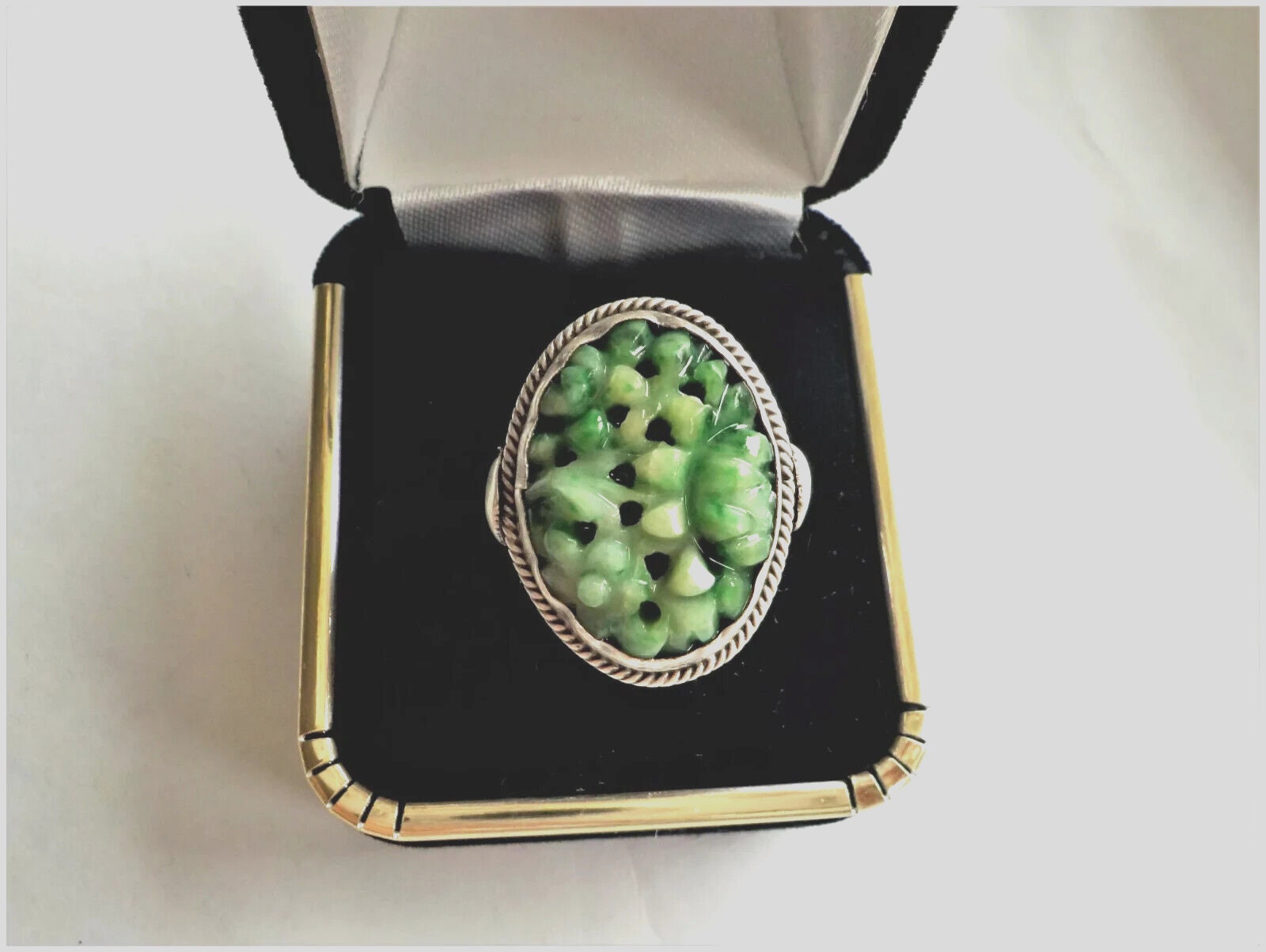 Vintage Chinese Art Deco Style Hand Carved Pierced Apple Green Jadeite ...