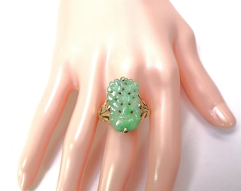 Vintage Chinese Art Deco Carved Green Jadeite Gold Vermeil Sterling Ring
