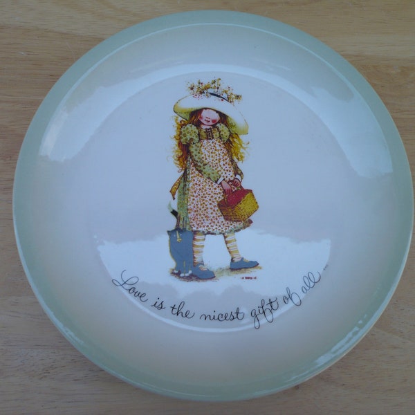 Holly Hobbie Plate 1972 , Love Is The Nicest Gift Of All