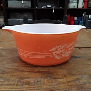 Pyrex Autumn Harvest Dish