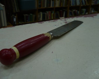 Red Wooden-Handled Cake Knife