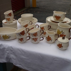 Gravy Boat with Underplate Woodland Gold