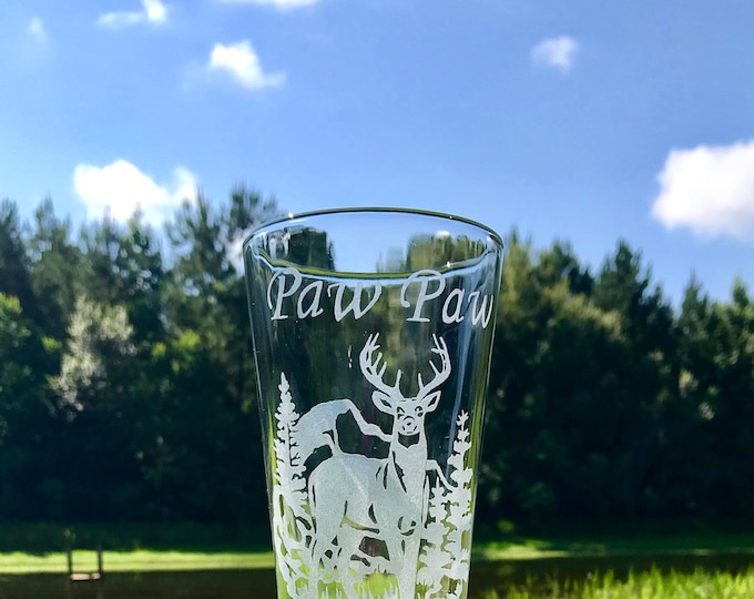 Engraved large Buck in mountains pint glass with your personalization