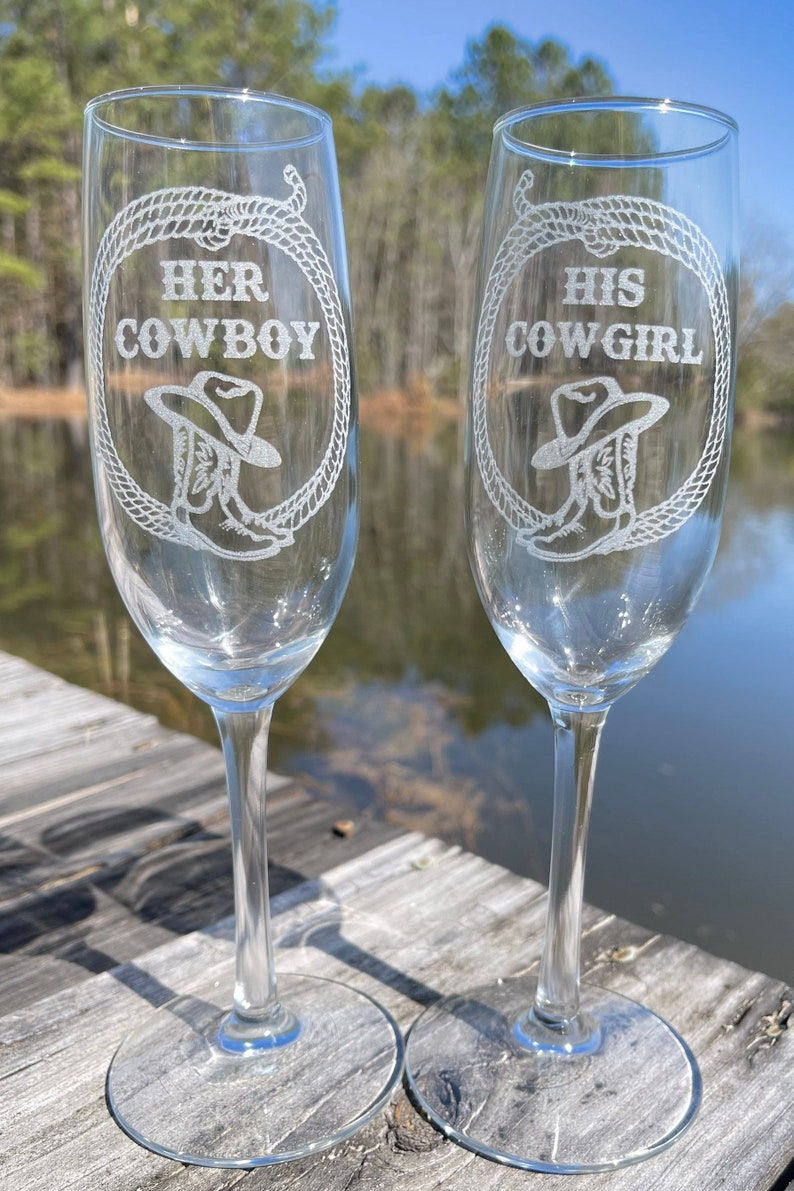 Engraved cowboy and cowgirl champagne flute set with boots, cowboy hat and rope, country wedding 