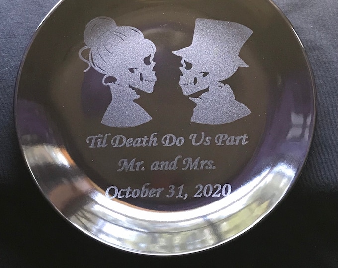 Two engraved Black Skeletons plates, Personalized, Til Death do us part, Gothic wedding plates