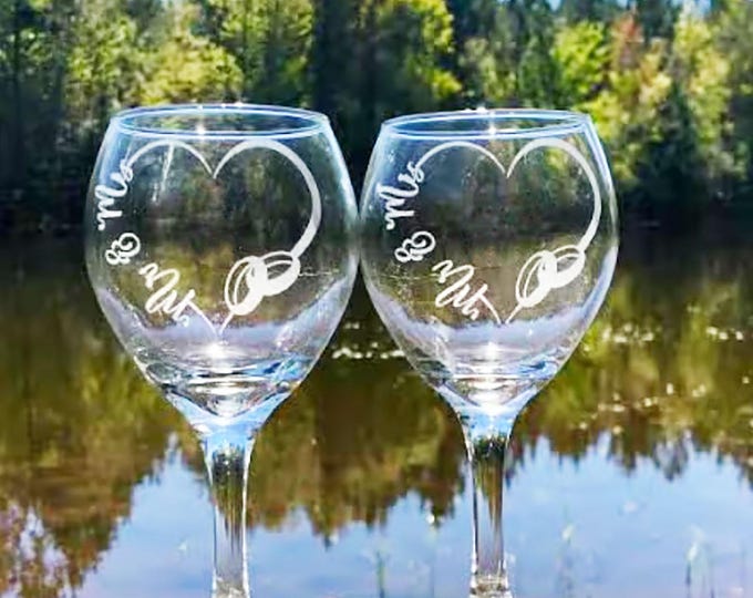 Engraved, Mr and Mrs wedding wine glass set, Anniversary wine glasses